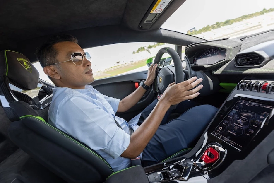 รีวิว Lamborghini Huracan Tecnica กระทิงดุคันโปรด โหดสมเหตุสมผล