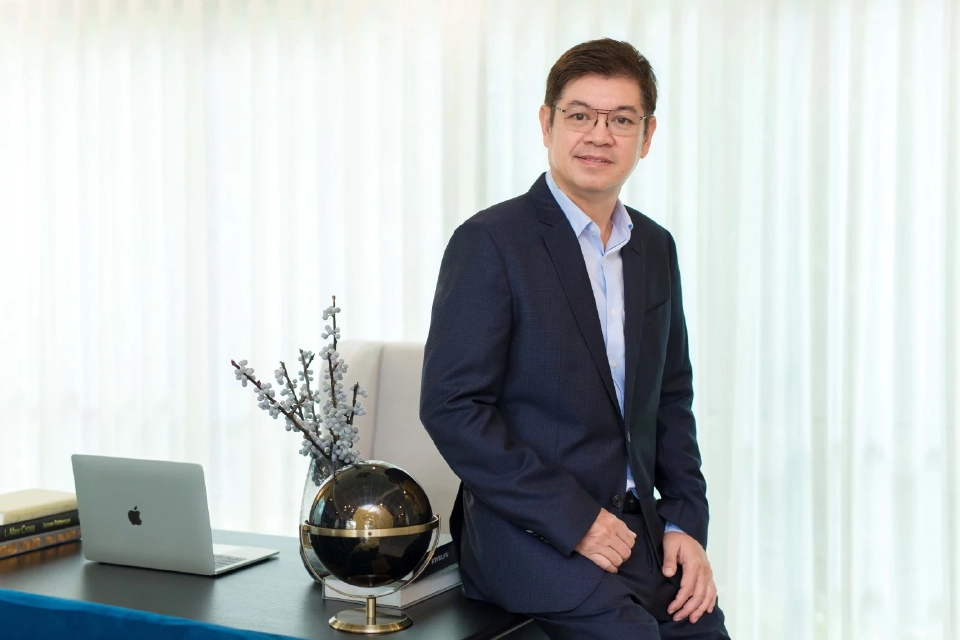 นายวิโรจน์ เจริญตรา 