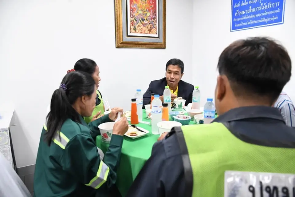 “ชัชชาติ”เปรียบลูกจ้างกทม.โซ่ข้อสุดท้ายที่เชื่อมต่อกับประชาชน 