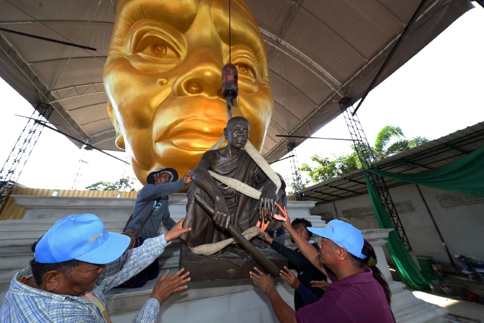สร้าง "หลวงพ่อคูณ" องค์ใหญ่ "วัดบ้านไร่" เชิญร่วมบุญผ้าป่าแท่งทองมหากุศล