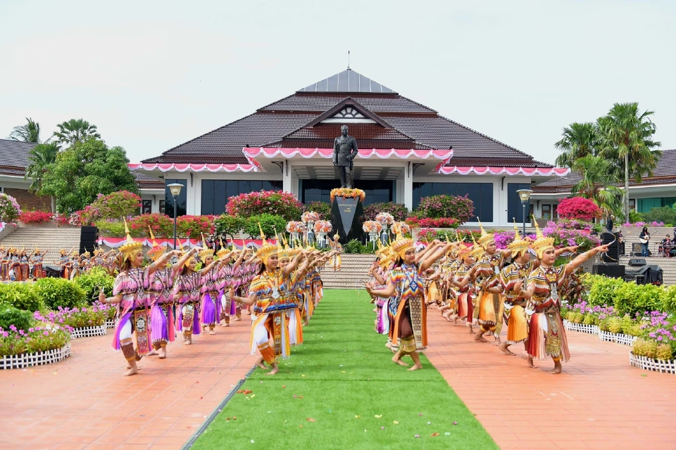 ภาพชุด วางศิลาฤกษ์ "Hall of Fame หอเกียรติยศ" พล.อ.เปรม ติณสูลานนท์