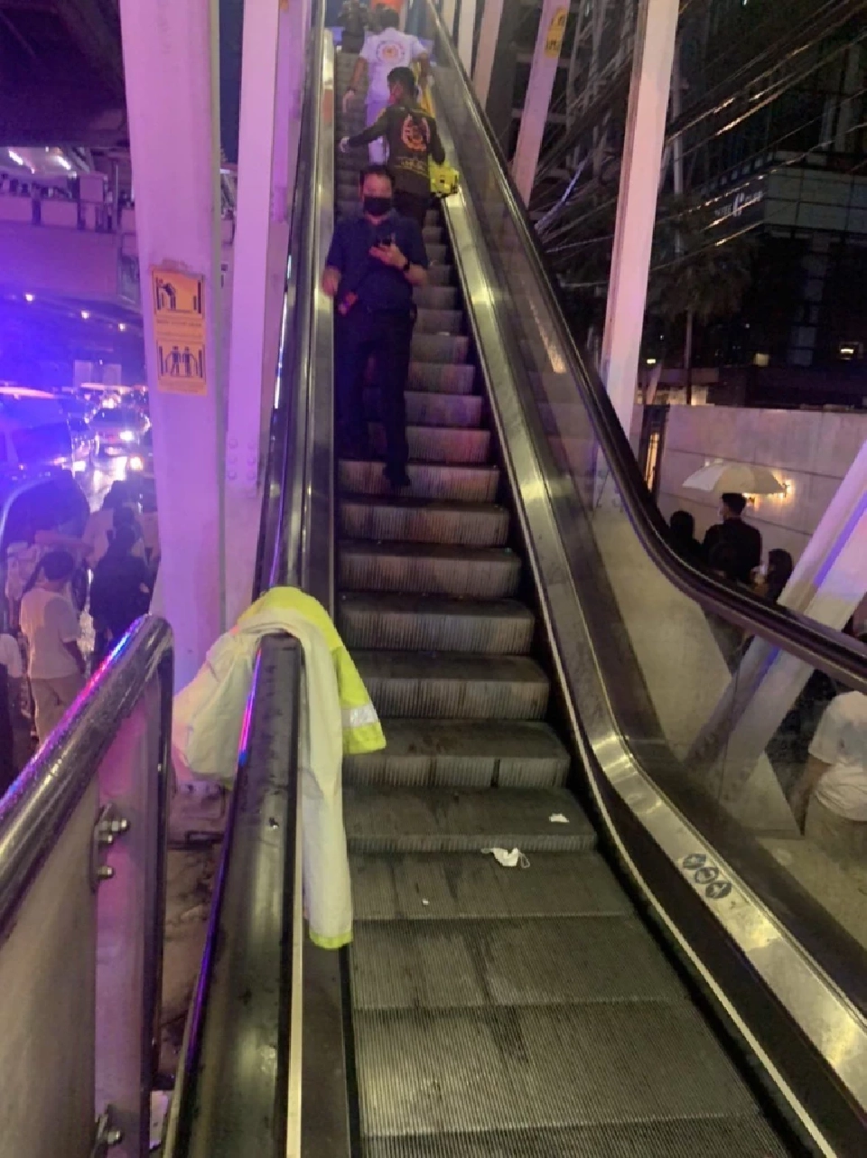 อัพเดท บันไดเลื่อน BTS สถานีสุรศักดิ์ ขัดข้อง-ทรุดตัว บาดเจ็บหลายราย