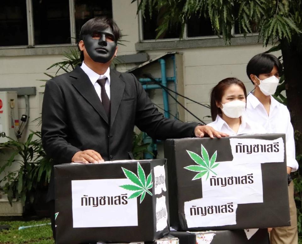 คลิป "ละครล้อเลียน" อัดรัฐบาล-นักการเมือง ตัวการเพิ่มอบายมุขสังคม