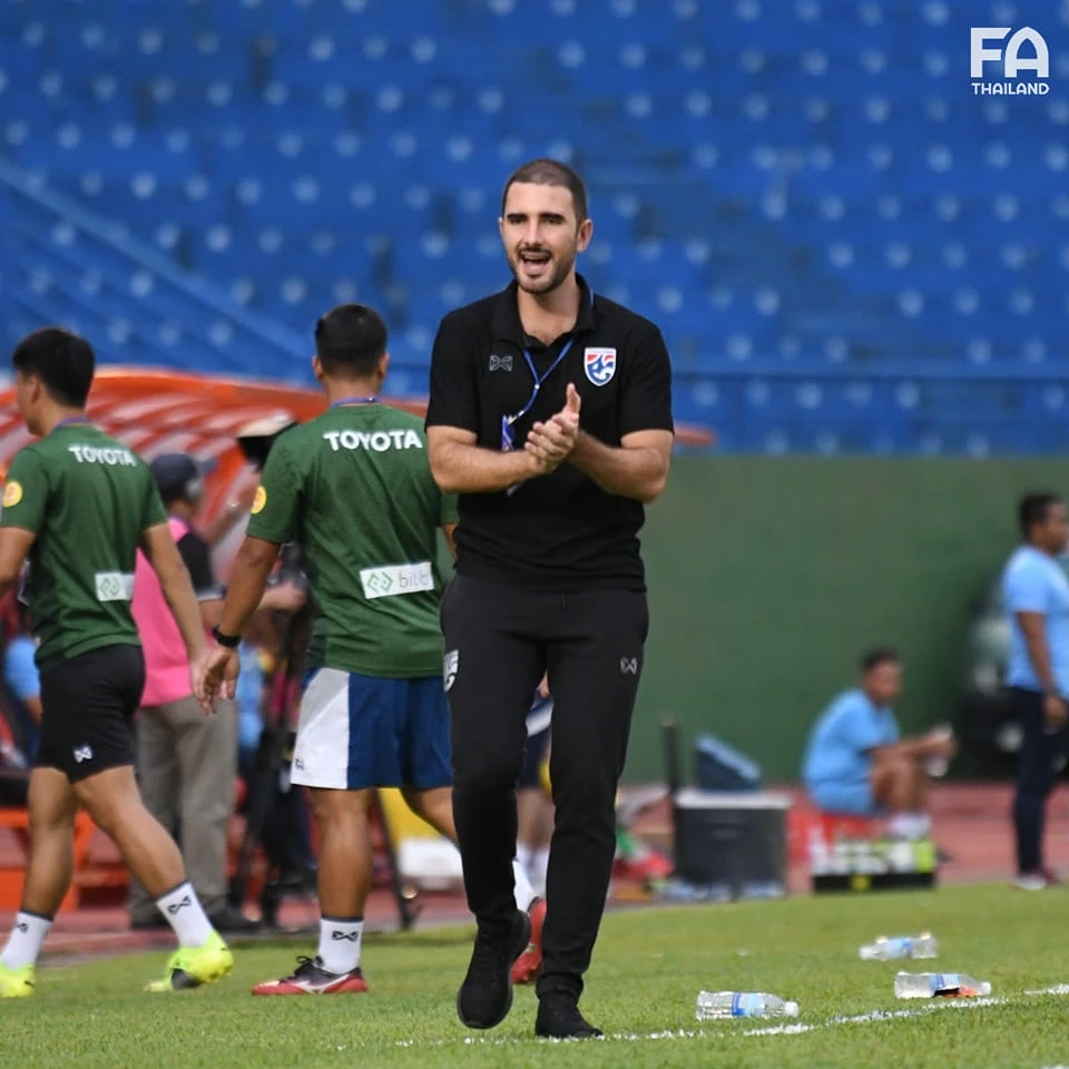 ซัลบาดอร์ บาเลโร่ การ์เซีย หัวหน้าผู้ฝึกสอนฟุตบอลทีมชาติไทย U19