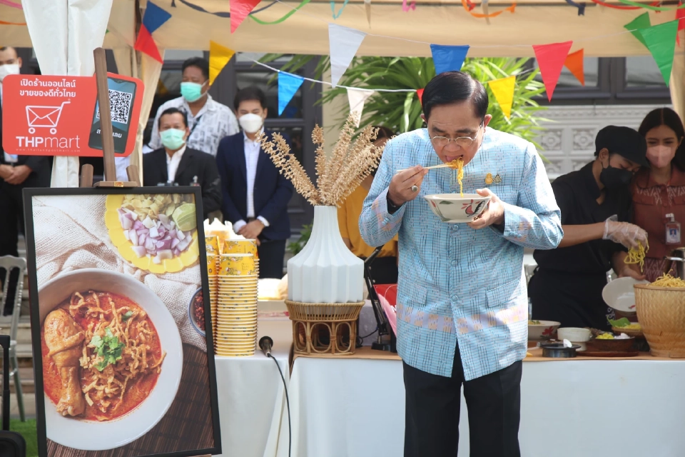 ภาพชุด “บิ๊กตู่" Enjoy Eating "ข้าวซอย" ซอฟท์พาวเวอร์ อาหารไทย