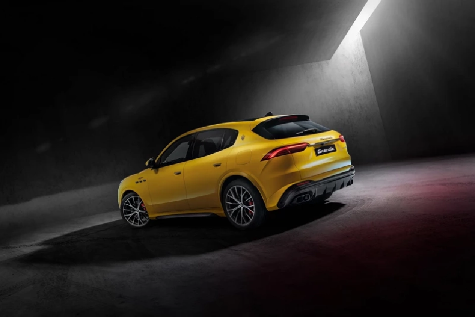 เบบี้เอสยูวี Maserati Grecale ราคา 6.49 ล้านบาท