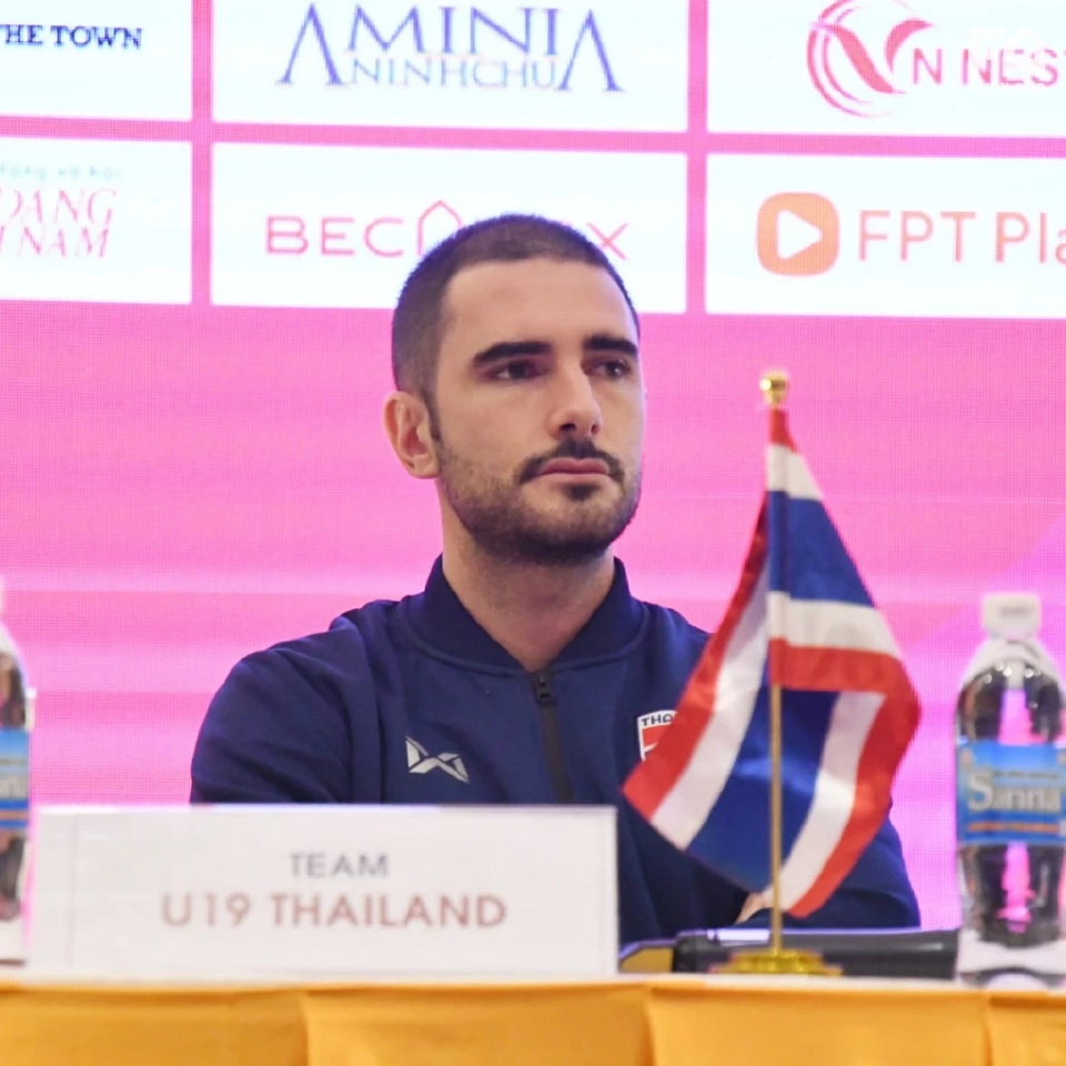 ซัลบาดอร์ บาเลโร การ์เซีย หัวหน้าผู้ฝึกสอนทีมชาติไทย U19