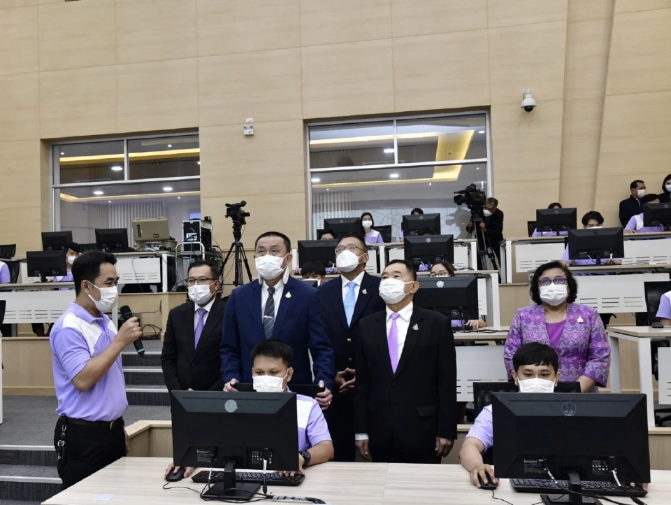 เริ่มแล้ว "ศักดิ์สยาม" นำทีมเปิดศูนย์ GPS กว่า 300 ล้าน อัพเกรดขนส่งทางถนน