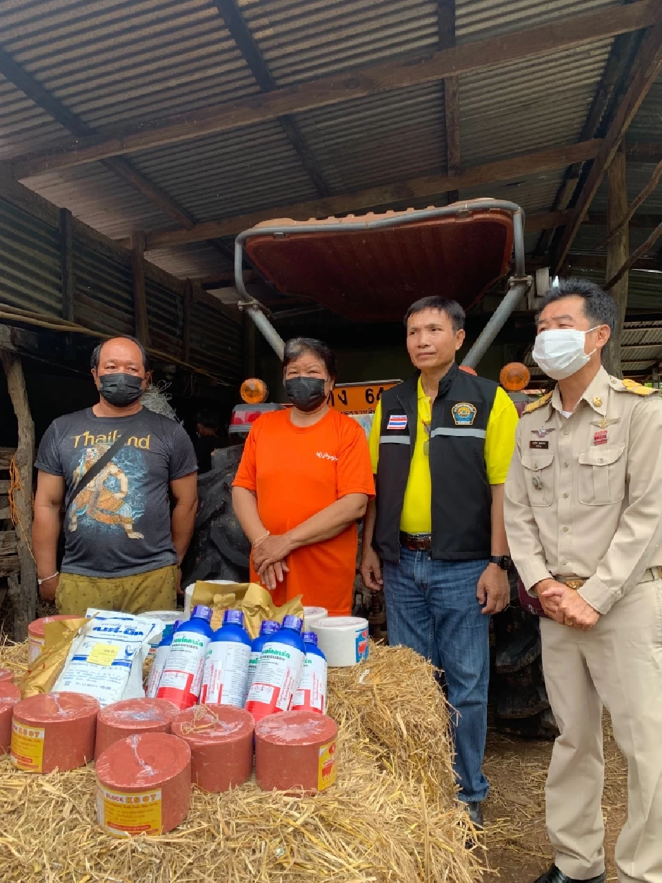 ปศุสัตว์จังหวัดนครราชสีมา ให้การช่วยเหลือเกษตรกรที่ถูกฟ้าผ่าโคตาย 7 ตัว