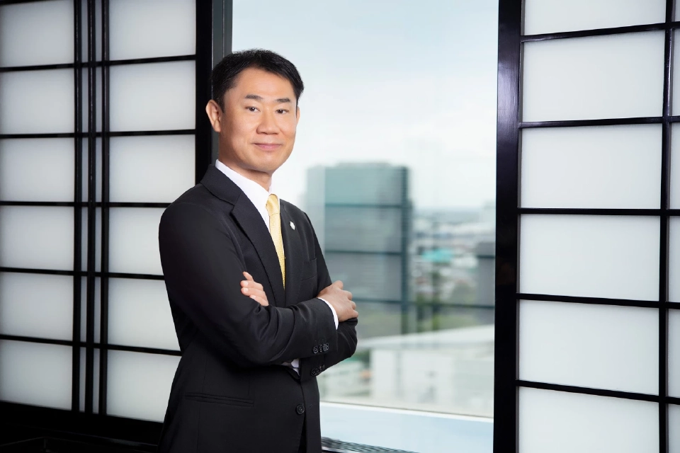 ทาคาชิ ฮาตะ กรรมการผู้จัดการ บริษัท ตรีเพชรอีซูซุเซลส์ จำกัด