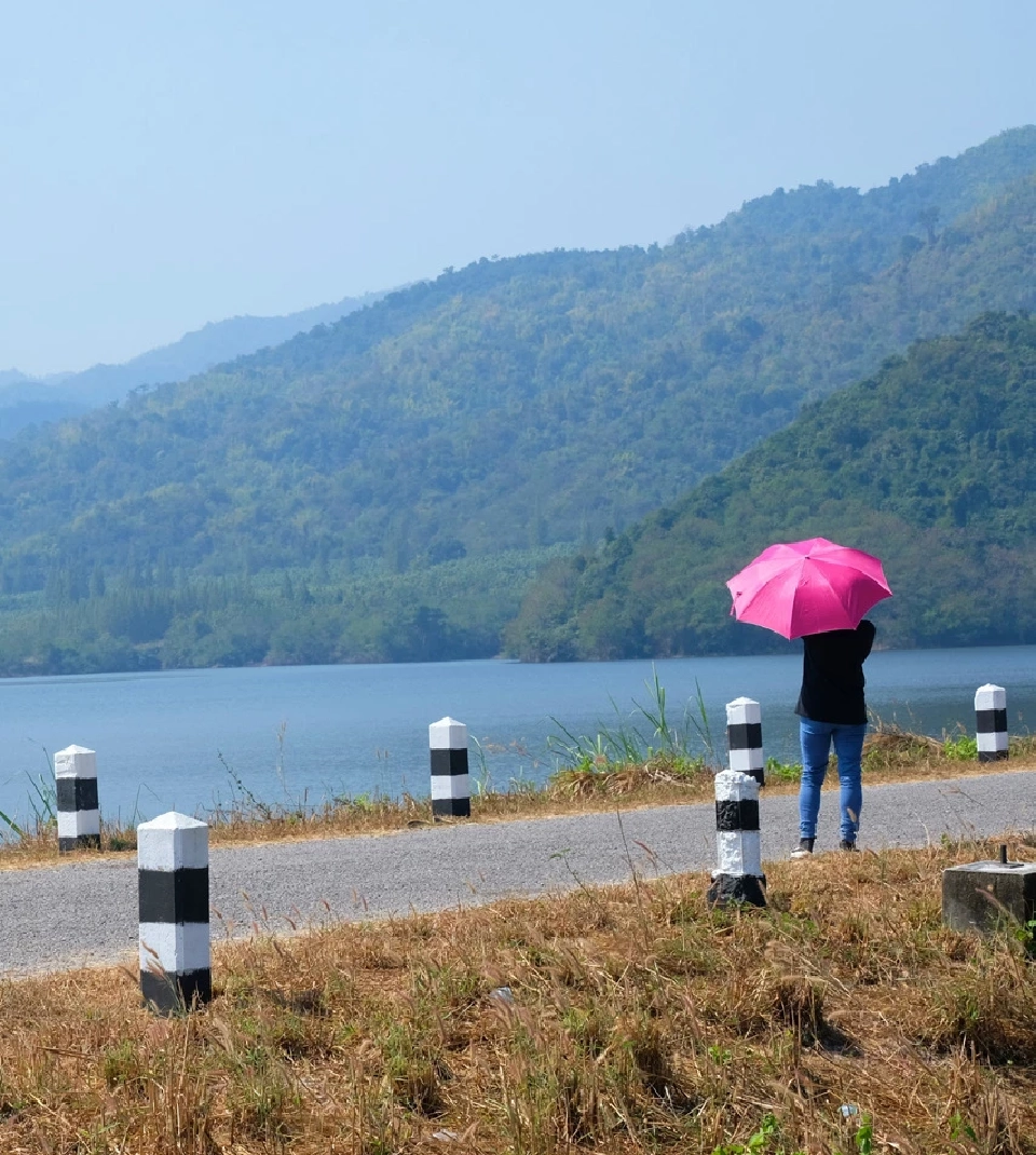 ตั้งแคมป์ริมอ่างเก็บน้ำห้วยท่าเคย จังหวัดราชบุรี ชมวิวสวิตเซอร์แลนด์ เมืองไทย