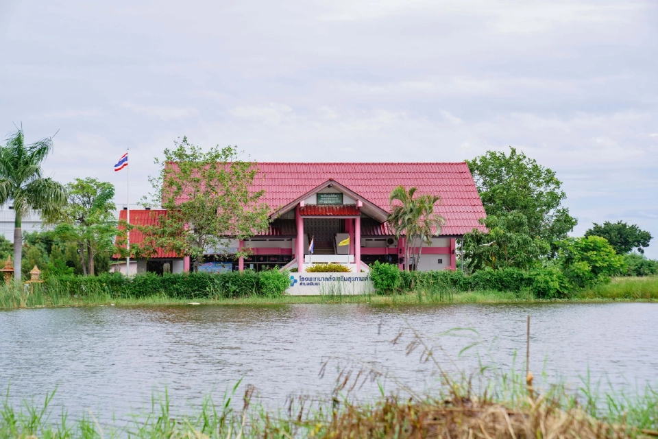 มูลนิธิคาราบาว มอบเงินสนับสนุน1 แสนบาท สมทบทุนซื้ออุปกรณ์ทางการแพทย์