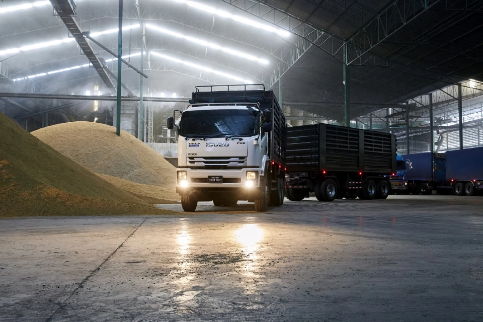 ISUZU “THE ROCK” 