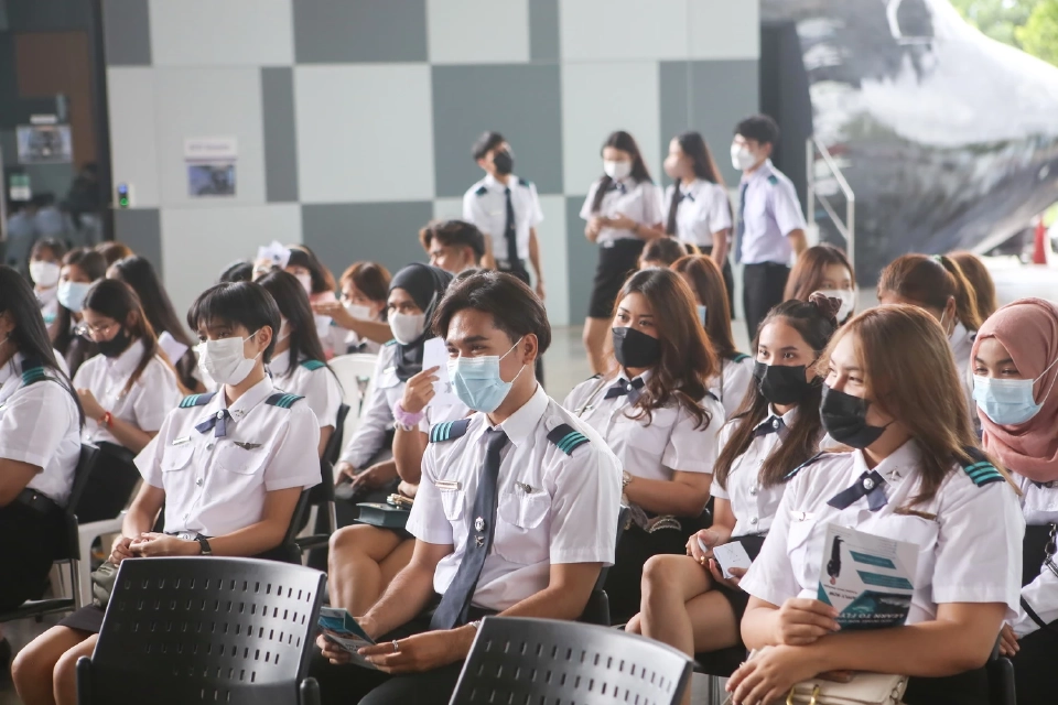 สุดว้าว DPU เปิดรับนศ.ตำแหน่งพนง.ต้อนรับบนเครื่องบินครั้งแรกของไทย