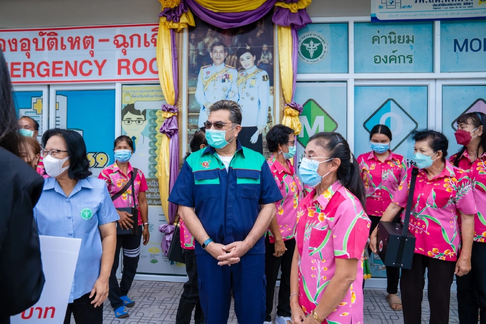 มูลนิธิคาราบาว มอบเงินสนับสนุน1 แสนบาท สมทบทุนซื้ออุปกรณ์ทางการแพทย์