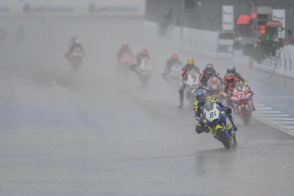 ยามาฮ่าปลื้ม “เขมินท์ คูโบะ” คว้าอันดับ 9 โมโตทู ไทยแลนด์ กรังด์ปรีซ์ 2022