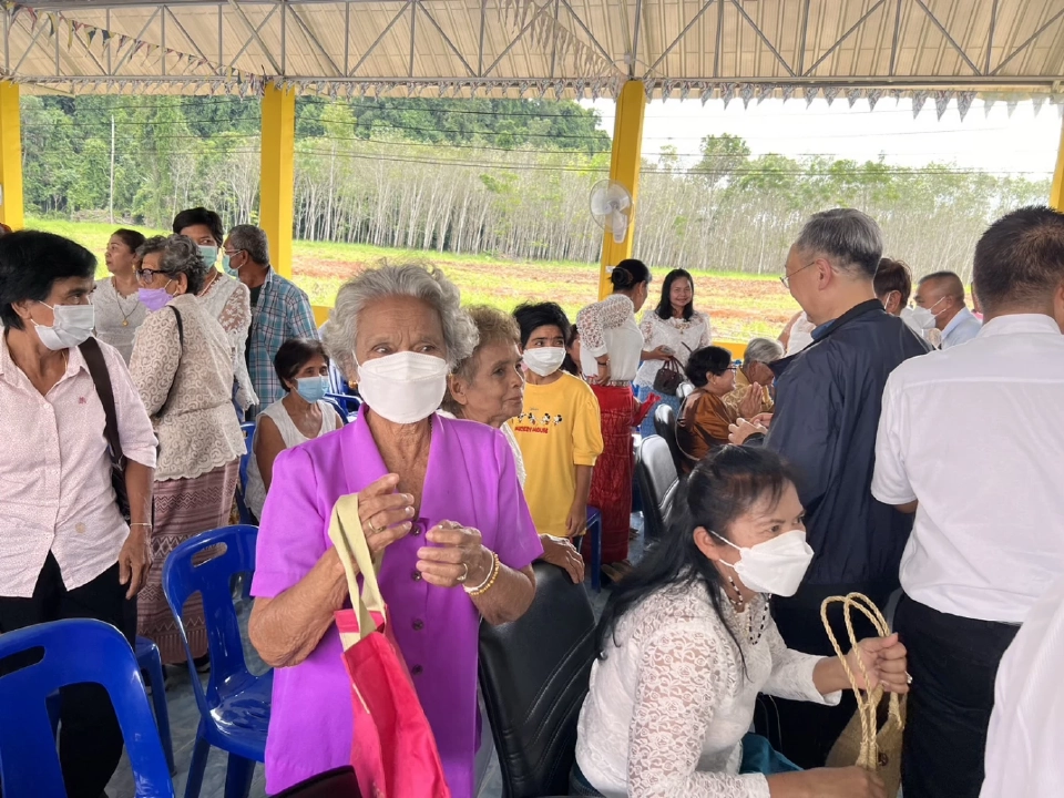 “สนธิรัตน์”เป็นประธานทอดผ้าป่าสำนักสงฆ์ป่าเวฬุวัน นครศรีธรรมราช