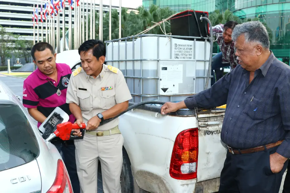 ปลุกกระแส  บี 100 สกัดราคาปาล์มร่วงดิ่งเหว