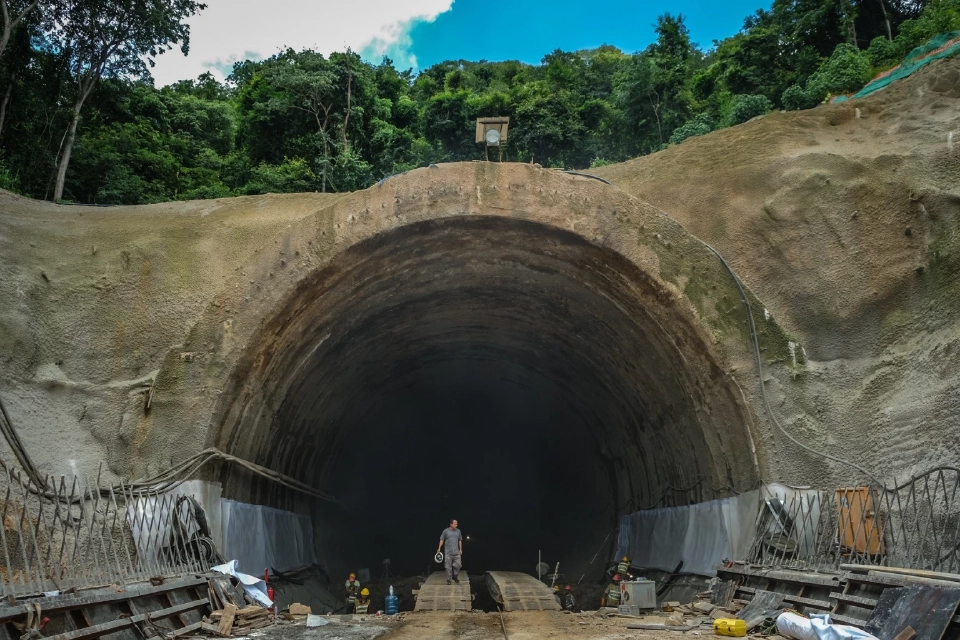 เหล็ก SYS คว้างานก่อสร้างอุโมงค์ โครงการรถไฟความเร็วสูง “กรุงเทพฯ-หนองคาย”
