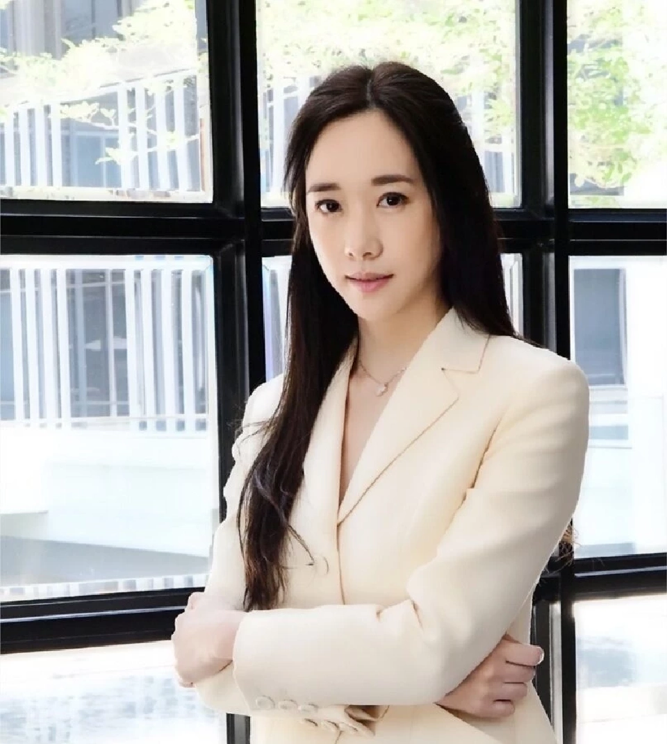 นางสาวหลุยส์ เตชะอุบล ประธานเจ้าหน้าที่บริหาร บริษัท ไทรทัน โฮลดิ้ง จำกัด (มหาชน) หรือ TRITN