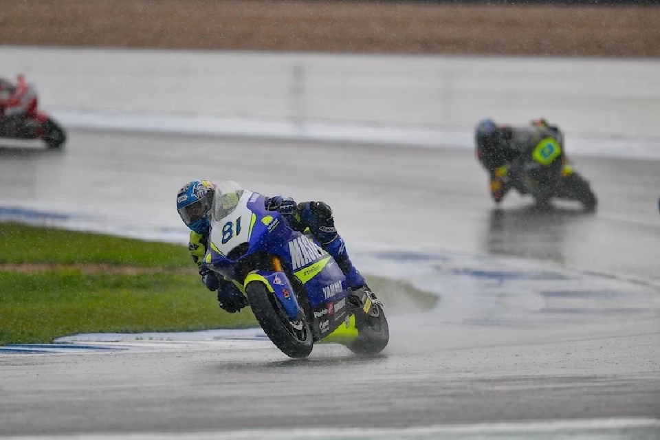 ยามาฮ่าปลื้ม “เขมินท์ คูโบะ” คว้าอันดับ 9 โมโตทู ไทยแลนด์ กรังด์ปรีซ์ 2022