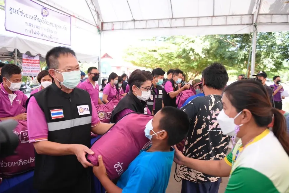 PEA จัดกิจกรรม มอบถุงยังชีพบรรเทาความเดือดร้อนให้ผู้ประสบอุทกภัยในพื้นที่อำเภอสรรพยา