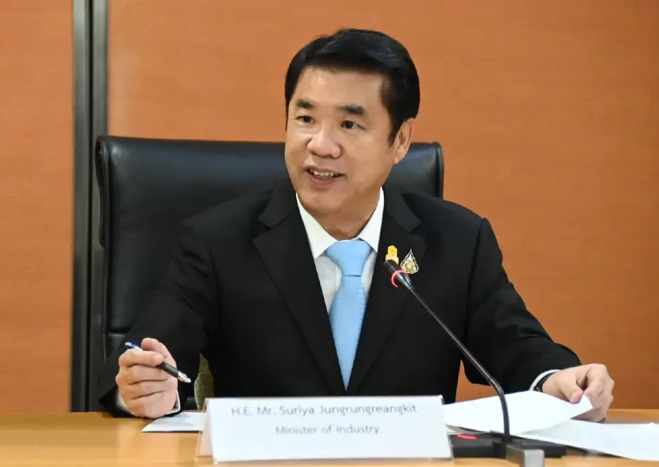 นายสุริยะ จึงรุ่งเรืองกิจ รัฐมนตรีว่าการกระทรวงอุตสาหกรรม