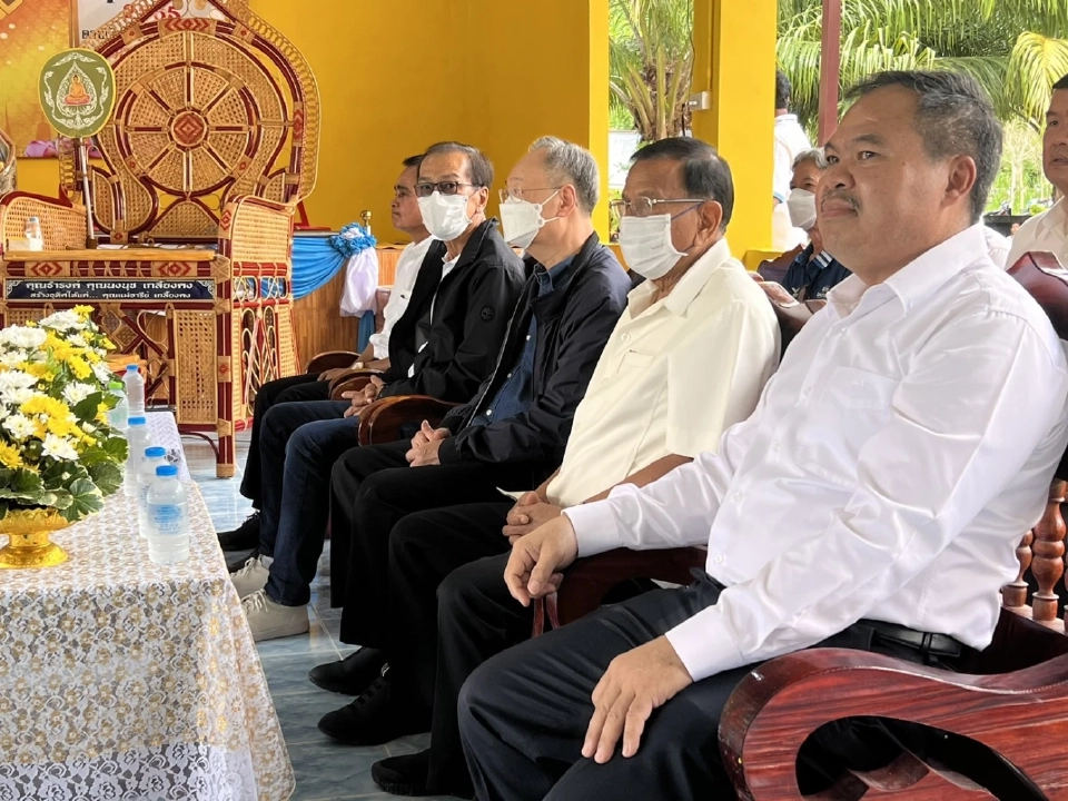 “สนธิรัตน์”เป็นประธานทอดผ้าป่าสำนักสงฆ์ป่าเวฬุวัน นครศรีธรรมราช