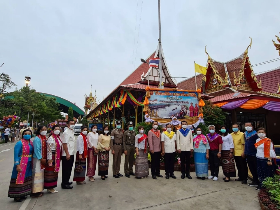 ชาวลาดกระบังสืบสาน "ประเพณีตักบาตรพระร้อยทางเรือ" มรดกวัฒนธรรมหนึ่งเดียว