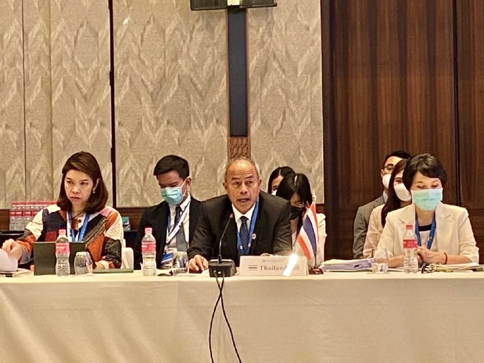 นายสินิตย์ เลิศไกร รัฐมนตรีช่วยว่าการกระทรวงพาณิชย์