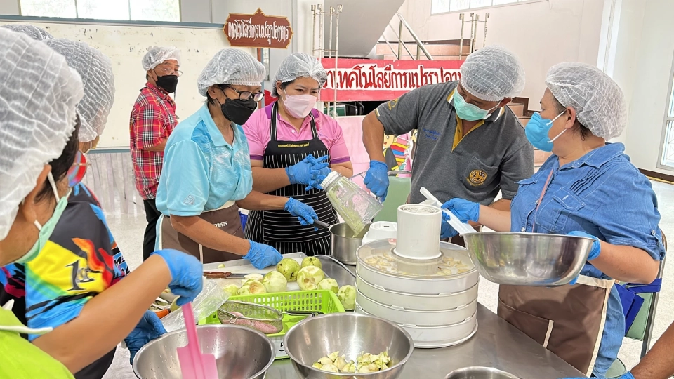 “ดีพร้อม” ปั้น เกษตรกร-วิสาหกิจชุมชน  ส่งออกตลาดผลไม้แปรรูป กว่า 2 หมื่นล้าน