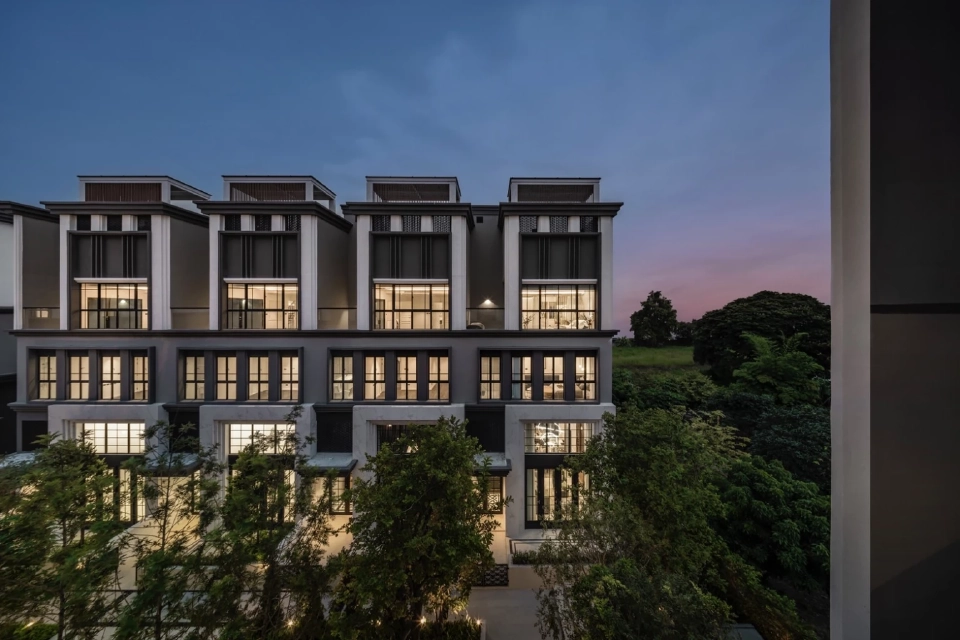 พหลโยธิน เดือด “แกรนด์ ทรีนีตี้” ปักหมุด ทาวน์โฮมแข่งคอนโด