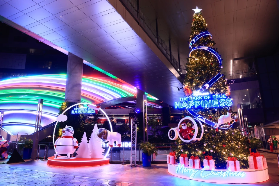 ทรู ดิจิทัล พาร์ค เฉลิมฉลองเทศกาลแห่งความสุขภายใต้ธีม COSMIC CHRISTMAS 
