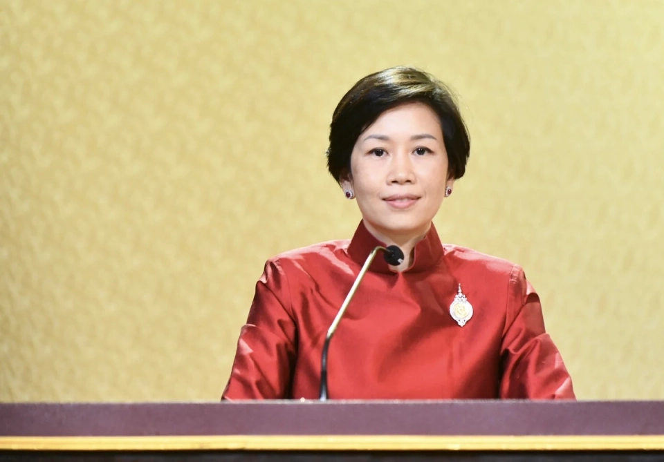 นางสาวรัชดา ธนาดิเรก รองโฆษกประจำสำนักนายกรัฐมนตรี