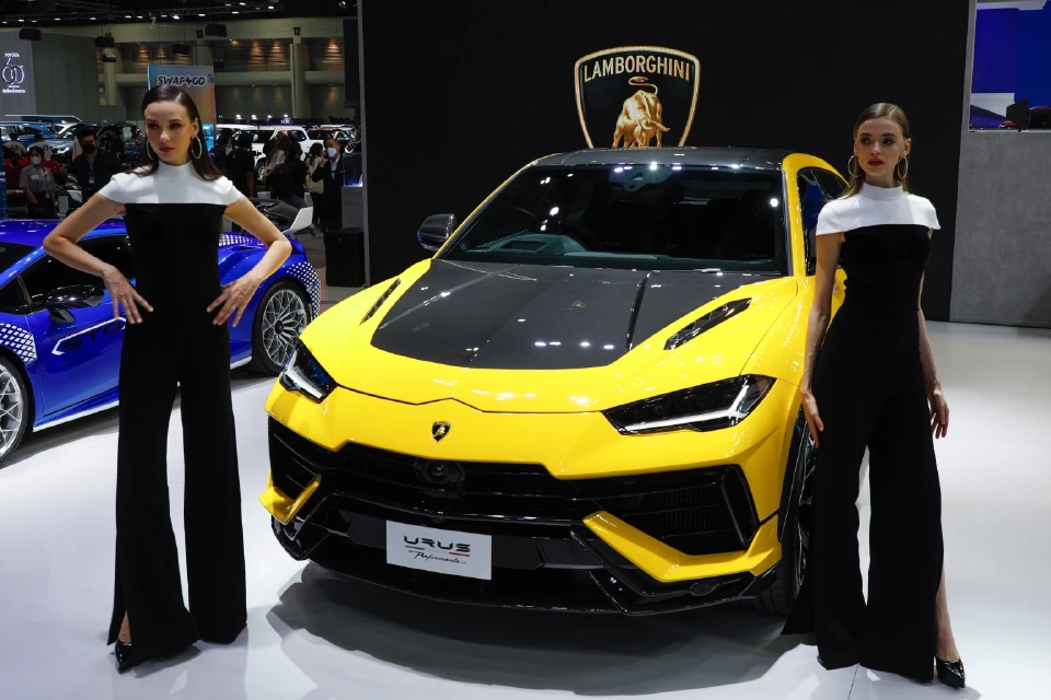 เรนาสโซ มอเตอร์ เผยโฉม Lamborghini Urus Performante อย่างเป็นทางการครั้งแรกในไทย 
