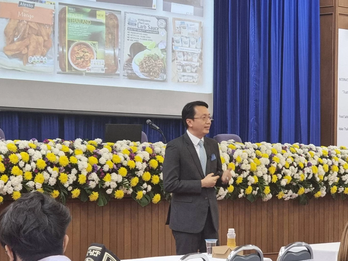 "Apisit Vejjajiva" indicates that it is time to overhaul Thai agriculture. to full-fledged farming ณัฐพงศ์ พันธเกียรติไพศาล