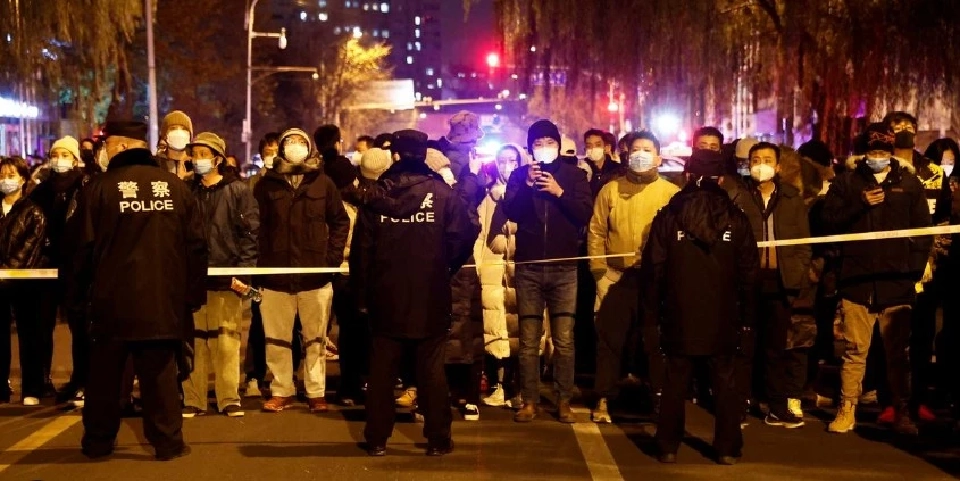 การเผชิญหน้าระหว่างผู้ชุมนุมประท้วงและตำรวจปราบจลาจล (Cr.ภาพจาก DW)