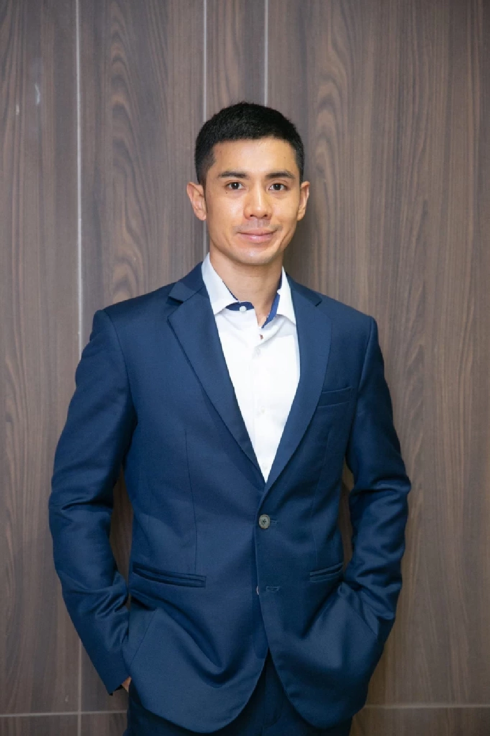 นายชนน วังตาล ประธานเจ้าหน้าที่บริหาร  บริษัท เอคิว เอสเตท จำกัด (มหาชน) หรือ AQ 