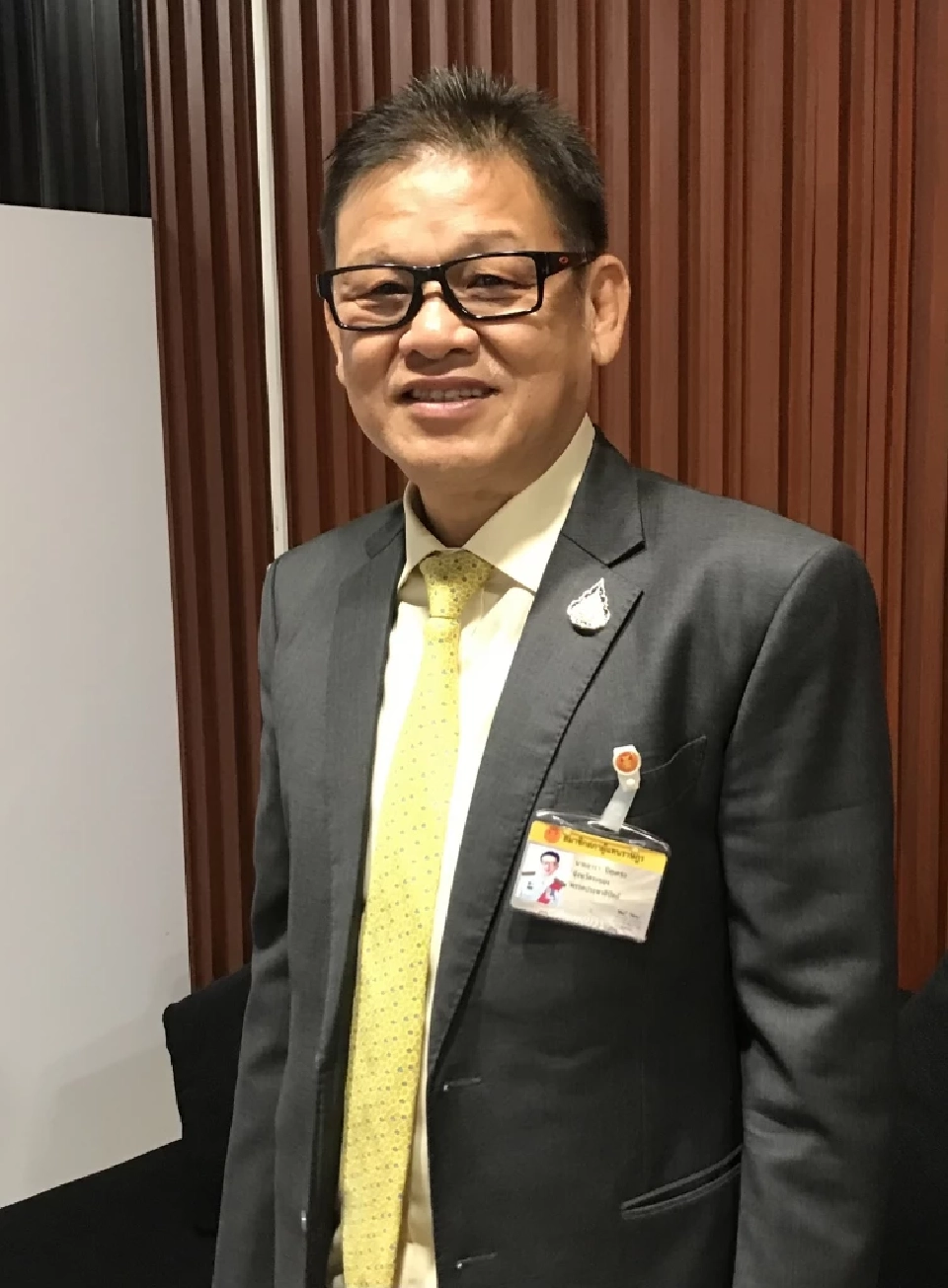 นายธารา  ปิตุเตชะ ส.ส.ระยอง