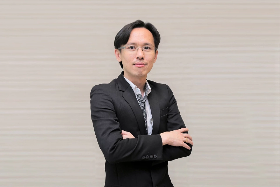 นายสุทธิรักษ์ ตรัยชิรอาภรณ์ ประธานเจ้าหน้าที่บริหาร บมจ.เจ เอ็ม ที เน็ทเวอร์ค เซอร์วิสเซ็ส (JMT)