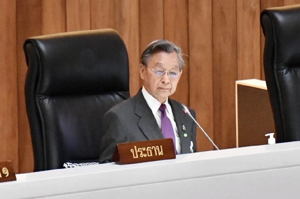 นายชวน หลีกภัย ประธานสภาผู้แทนราษฎร 