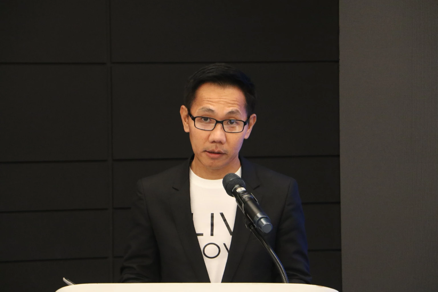 นายศุภกร รัตนวราหะ รองกรรมการผู้จัดการใหญ่ บริษัท โตโยต้า มอเตอร์ ประเทศไทย จำกัด