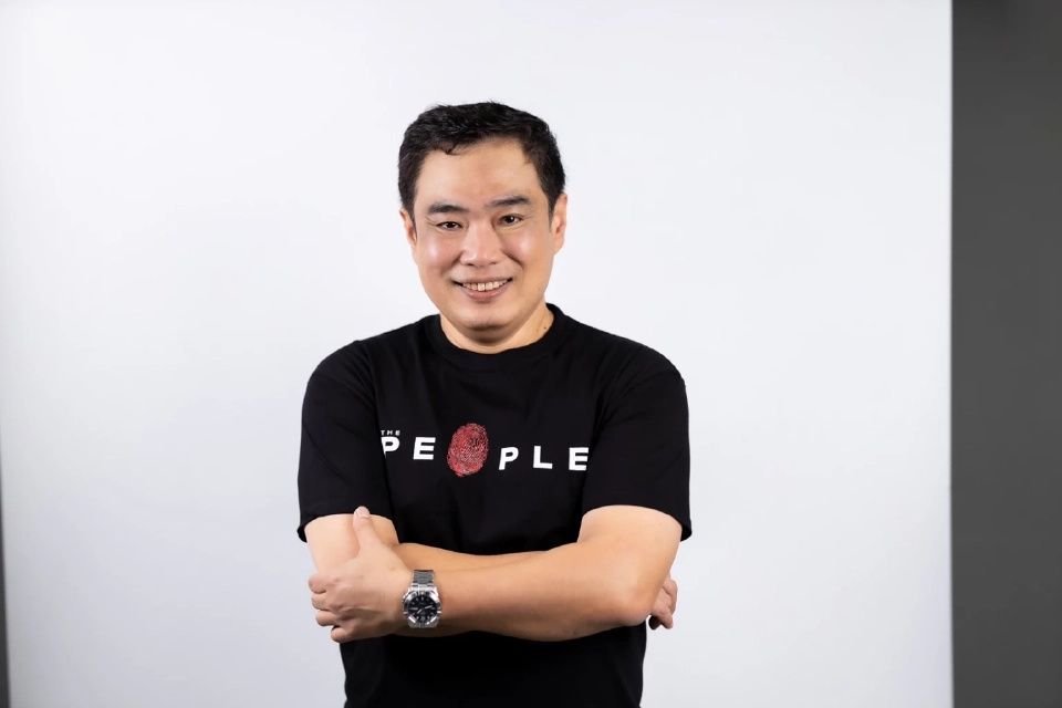 นายอนันต์ ลือประดิษฐ์ บรรณาธิการอำนวยการ และผู้ร่วมก่อตั้ง The People