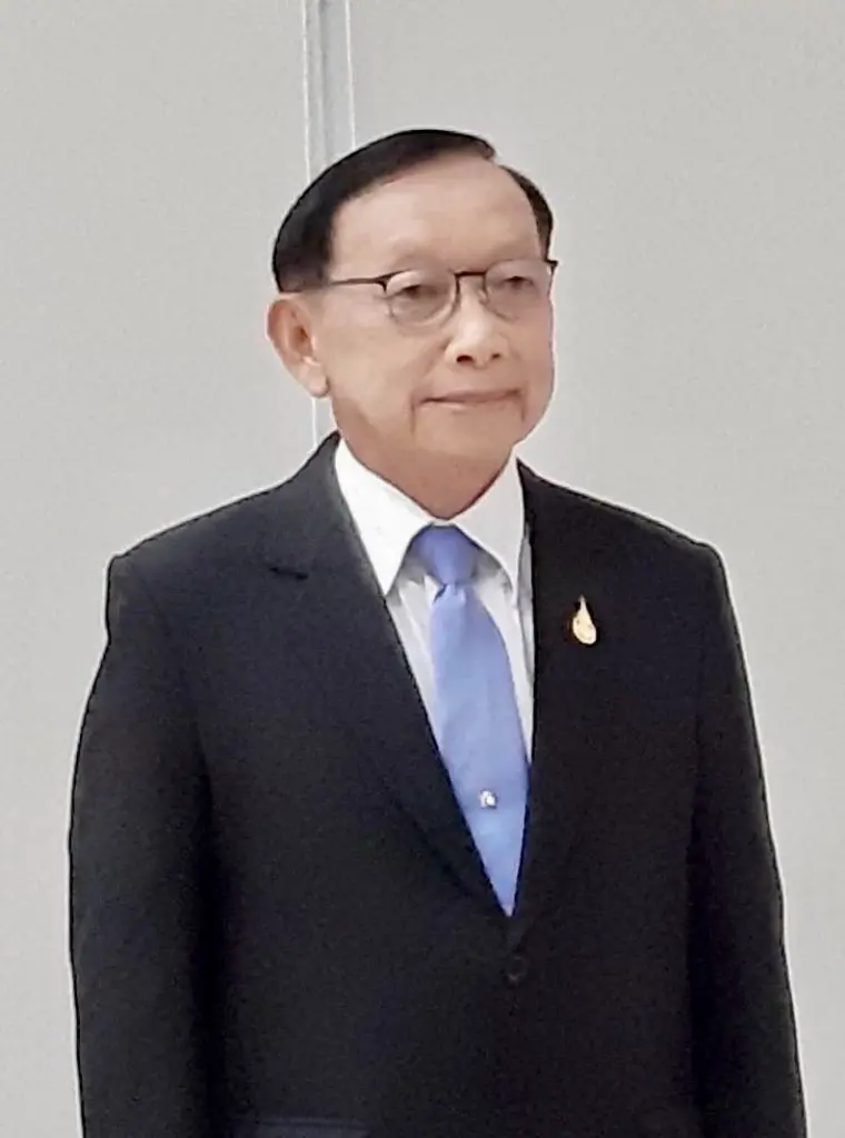 ศาสตราจารย์พิเศษ นายแพทย์วิชัย เทียนถาวร 