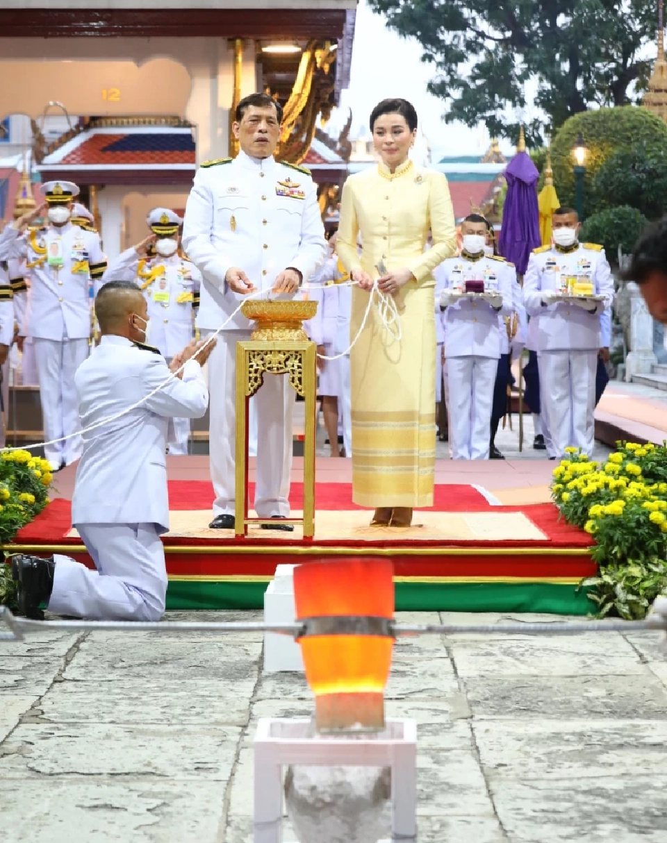 ในหลวง-พระราชินี เสด็จทรงบำเพ็ญพระราชกุศลวันมาฆบูชา 2566