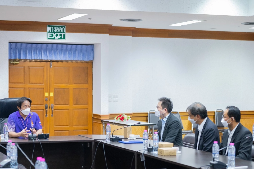 SYS มอบเครื่องเลเซอร์รักษาจอประสาทตาให้ รพ.เฉลิมพระเกียรติสมเด็จพระเทพรัตนราชสุดาฯ สยามบรมราชกุมารี ระยอง