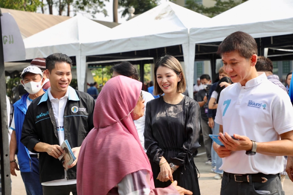 ปชป.ร่วมงานวันอีฎิ้ลฟิตริ “ชนินทร์ รุ่งแสง” เบอร์ 7 อ้อนขอคะแนนเสียง