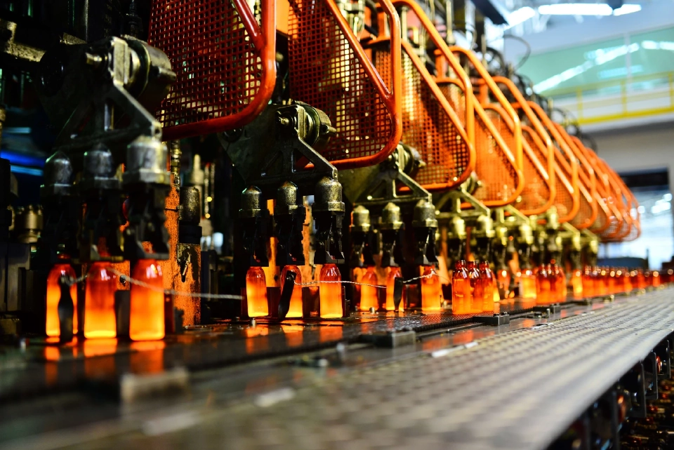 โอสถสภา แชร์ความรู้โครงการ ‘Care The Whale’ ใช้ประโยชน์จากขยะขวดแก้ว