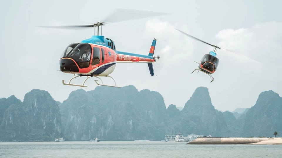 เฮลิคอปเตอร์รุ่น Bell 505 ผลิตโดยบริษัทเบลล์ คอร์ปอเรชัน ในสหรัฐอเมริกา (เป็นเพียงภาพประกอบ ไม่ใช่เหตุการณ์ในข่าว)