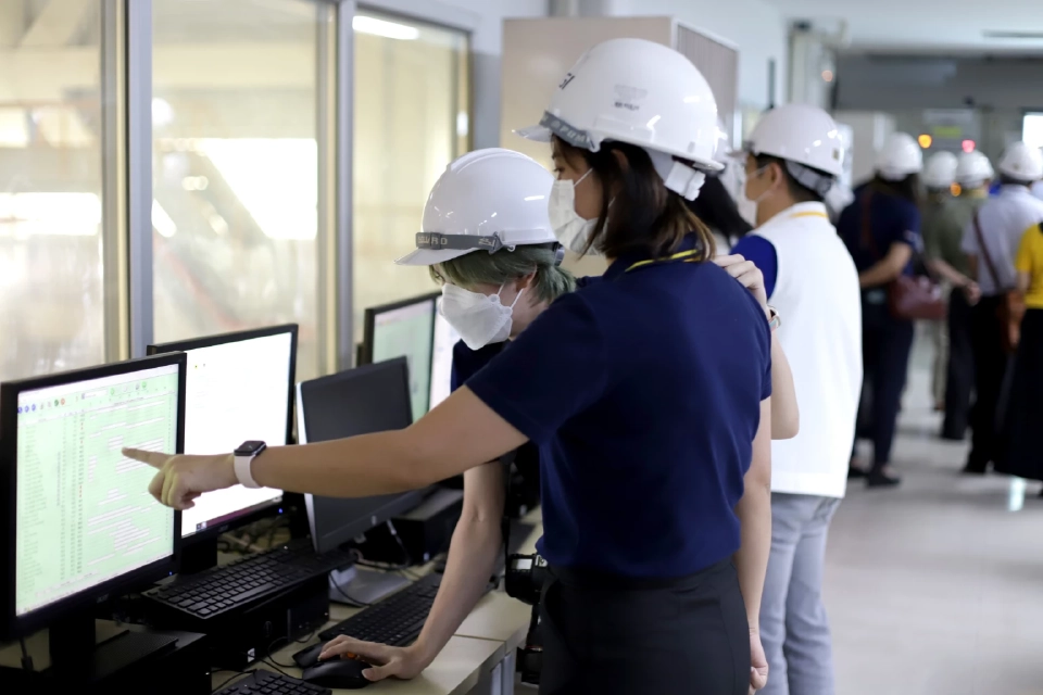 โอสถสภา แชร์ความรู้โครงการ ‘Care The Whale’ ใช้ประโยชน์จากขยะขวดแก้ว